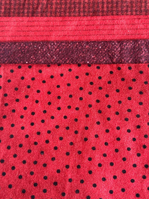 Maywood Woolies Red Quarter Yard 9 Inches by Width of Fabric Set Cotton Flannel Fabric 1 Yards Total Yardage