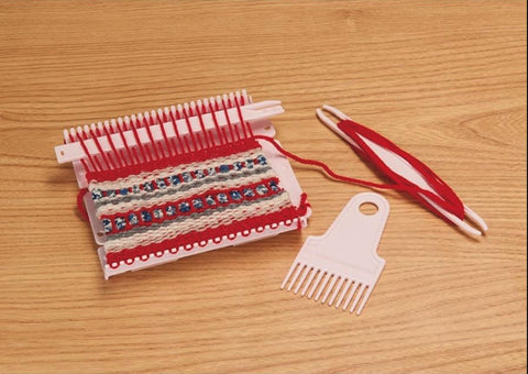 Clover Mini Weaving Loom Double For Weaving Mini Projects with Aurifil Lana Wool Thread CLO3177