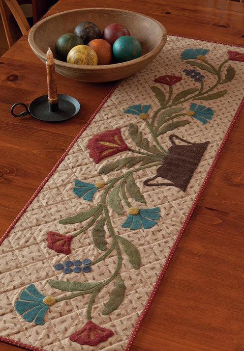 Martingale Elegant Quilts, Country Charm: Applique Designs in Cotton and Wool Pattern Book by Leonie Bateman and Deirdre Bond-Abel